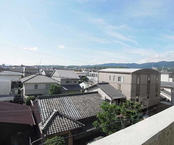 【ＴＷＩＮＫＬＥＣＯＵＲＴ　桂Ⅱ】間取