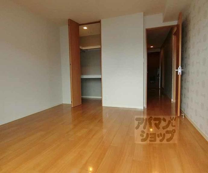 【シャーメゾン嵯峨】間取