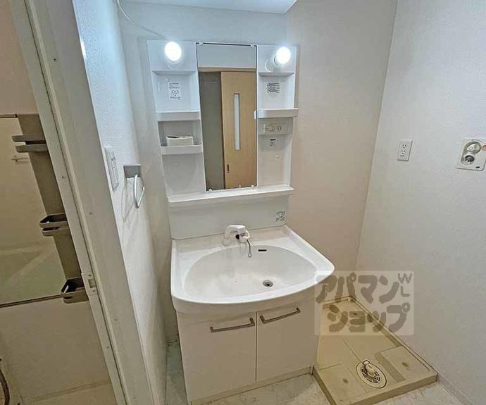 【エベンエゼル三条】間取