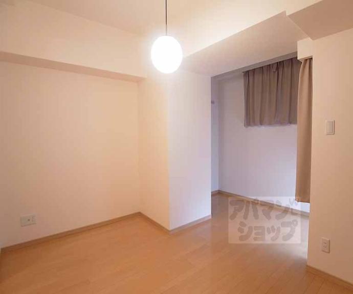 【フェミネンス御所西】間取