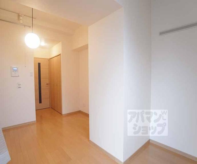 【フェミネンス御所西】間取