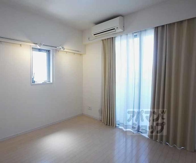 【フェミネンス御所西】間取