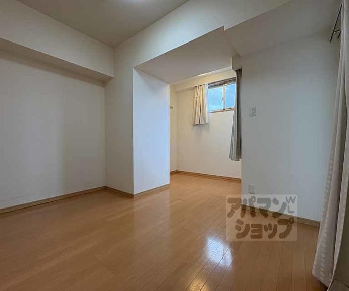 【フェミネンス御所西】間取