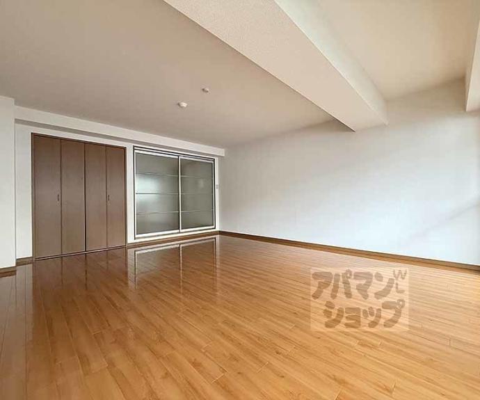 【グランレブリー室町六角】間取