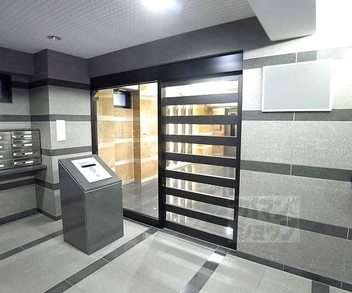 【グランレブリー室町六角】間取