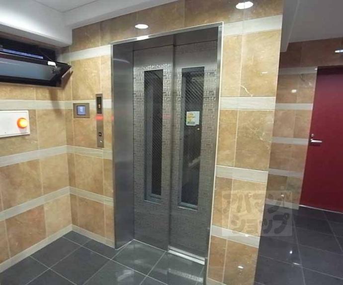 【グランレブリー室町六角】間取