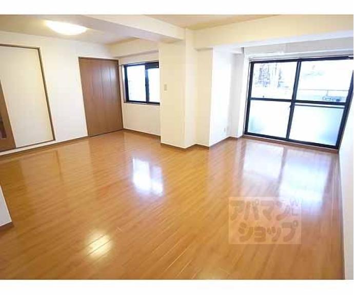 【グランレブリー室町六角】間取