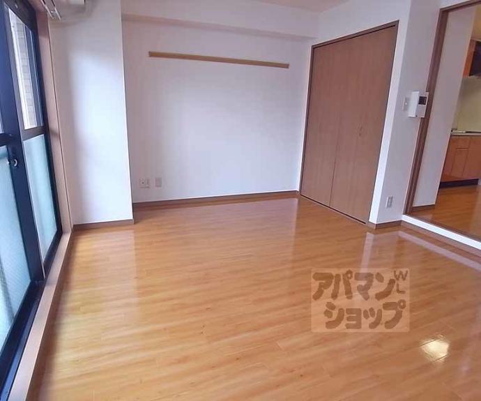 【グランレブリー室町六角】間取