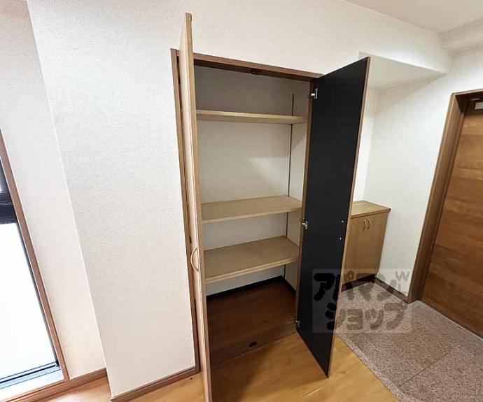 【グランレブリー室町六角】間取