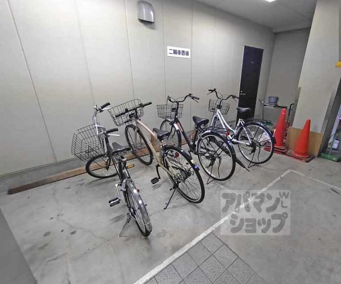 【ステュディオフラット室町】間取