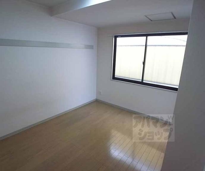 【ステュディオフラット室町】間取