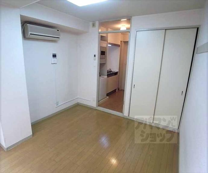 【ステュディオフラット室町】間取