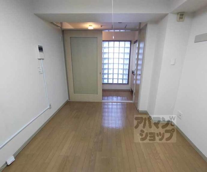 【ステュディオフラット室町】間取