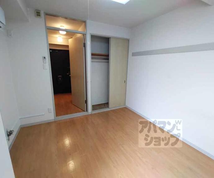 【ステュディオフラット室町】間取