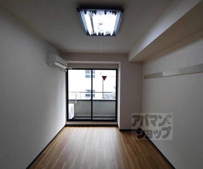 【ステュディオフラット室町】間取