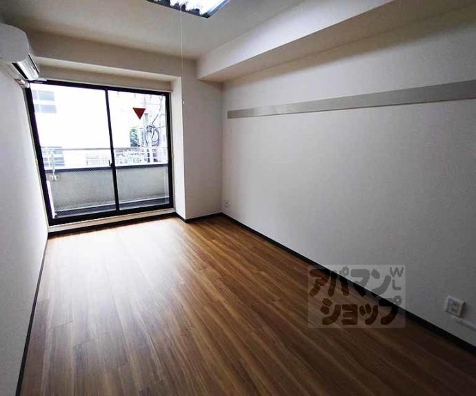 【ステュディオフラット室町】間取