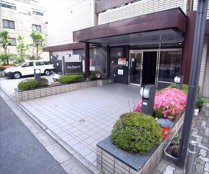 【サンステージ21】