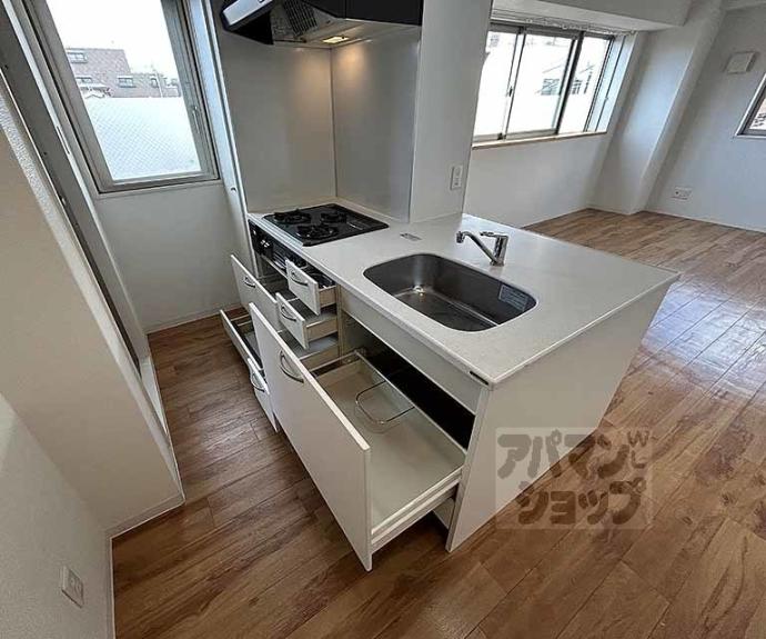 【コモド御所南】間取