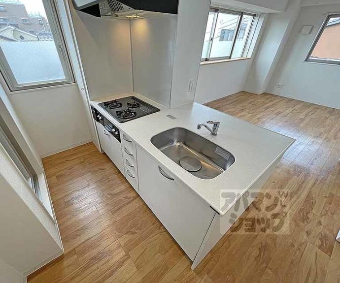 【コモド御所南】間取