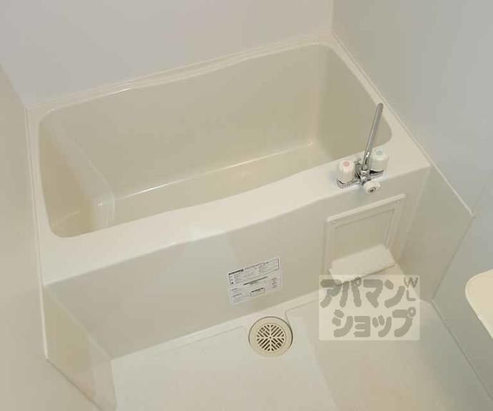 【エリーフラッツ桂南】間取