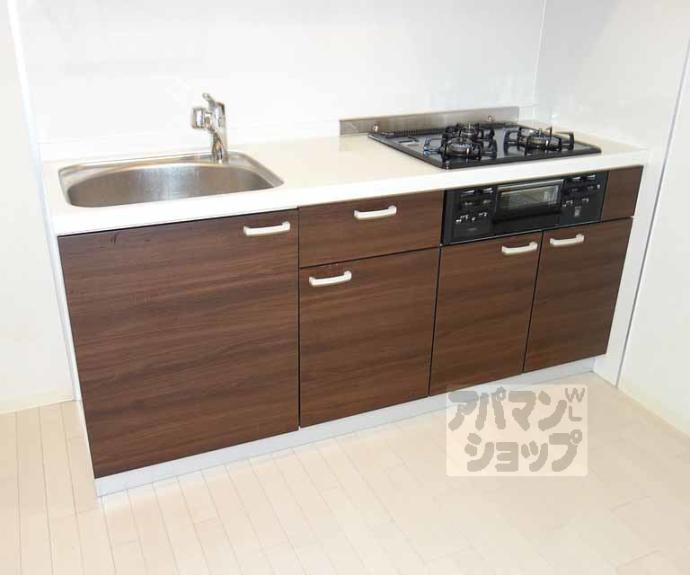 【アンダンテ烏丸七条】間取