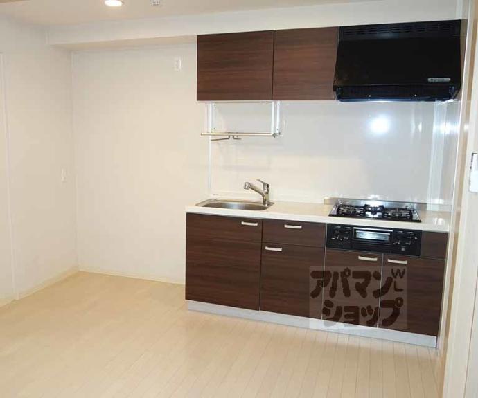 【アンダンテ烏丸七条】間取