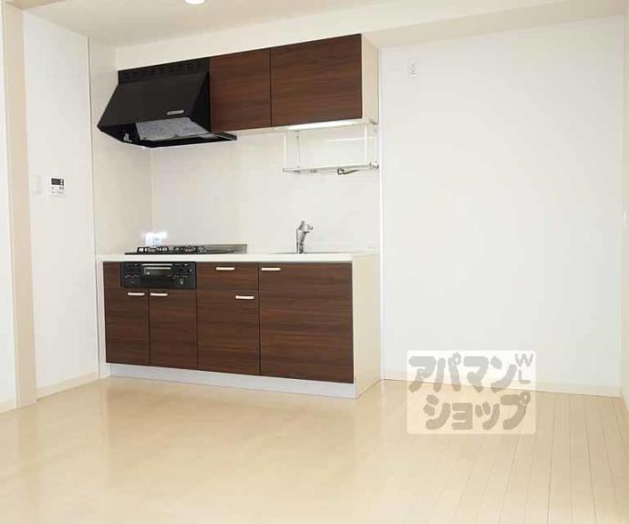 【アンダンテ烏丸七条】間取