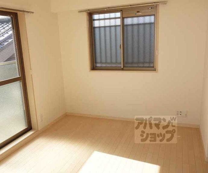 【アンダンテ烏丸七条】間取