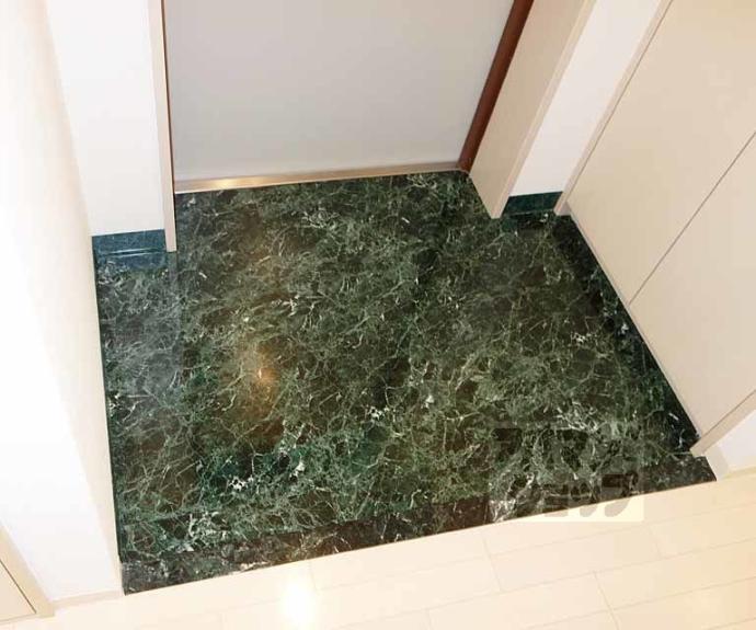 【アンダンテ烏丸七条】間取