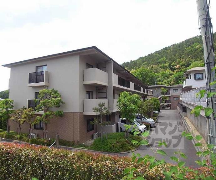 【ハーティス山科御陵A棟】間取