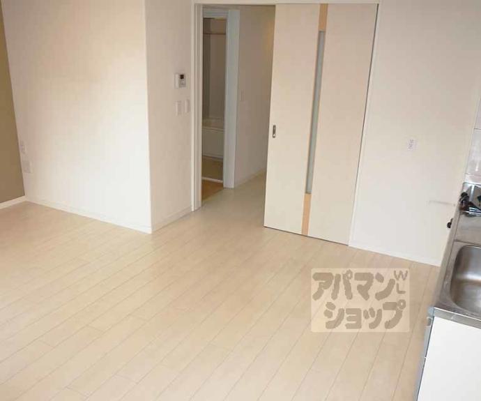 【アジュールコート久世】間取