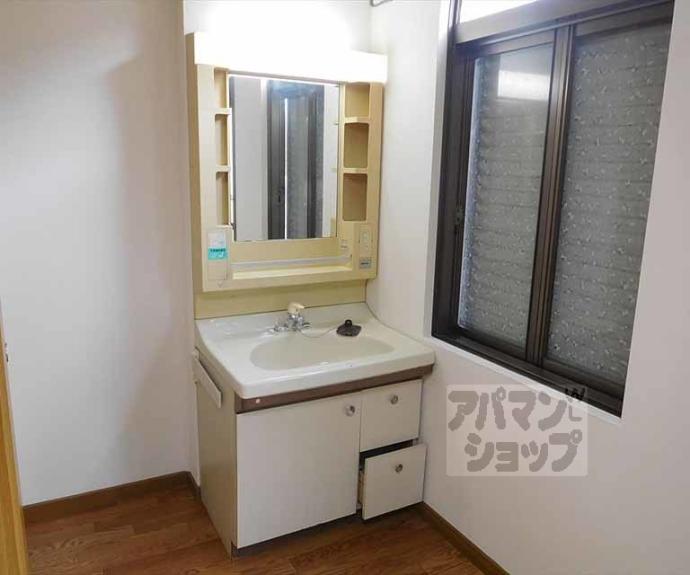 【衣笠高橋町２９－３貸家】間取