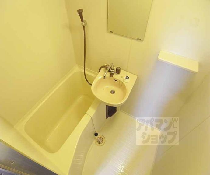 【アパルトマン御所西】間取