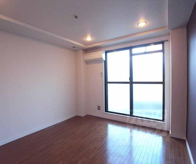 【アパルトマン御所西】間取