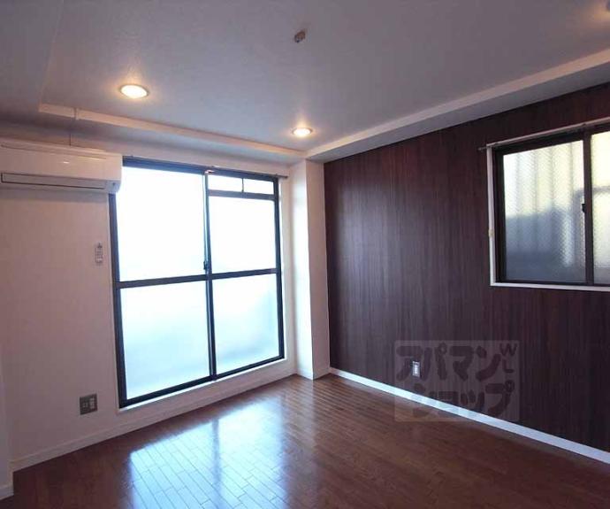 【アパルトマン御所西】間取