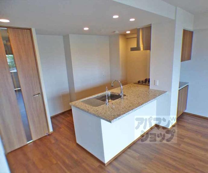 【グラン・リソシエ京都下鴨北山】間取