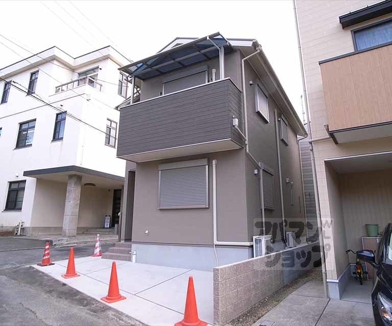 吉田牛ノ宮町貸家