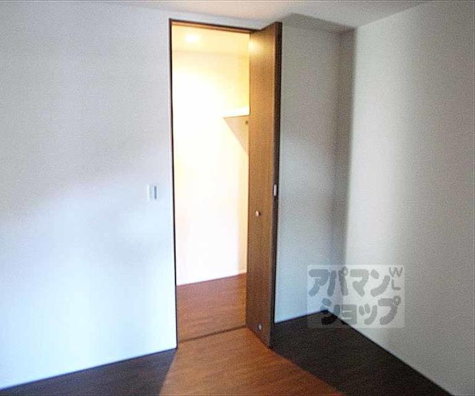 【エルメゾン川端】間取