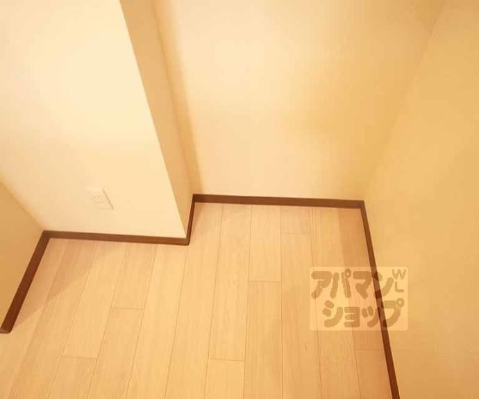 【ＰＩＮＥ館Ⅵ鞠小路】間取