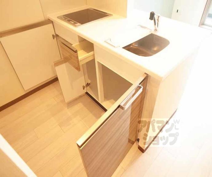 【ＰＩＮＥ館Ⅵ鞠小路】間取