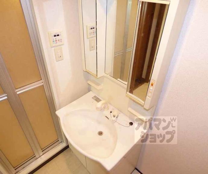 【コンフォール吉田】間取