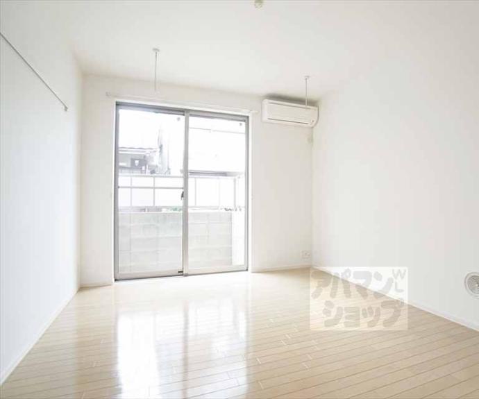 【クリスタルコート】間取