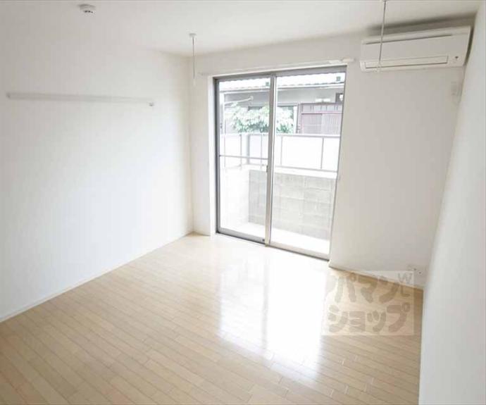 【クリスタルコート】間取