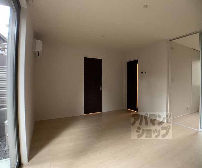 【シャーメゾンＥ．Ｎ東山三条】間取