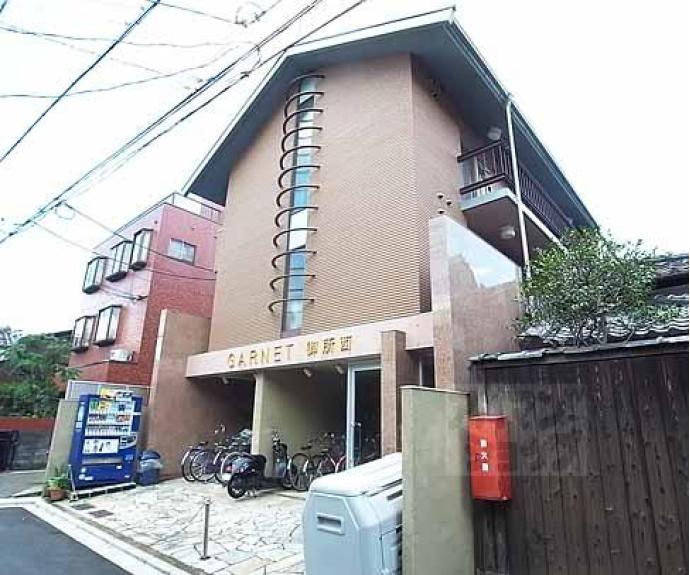 【ガーネット御所西】間取