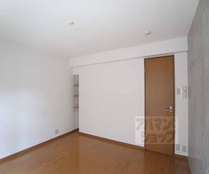 【ガーネット御所西】間取