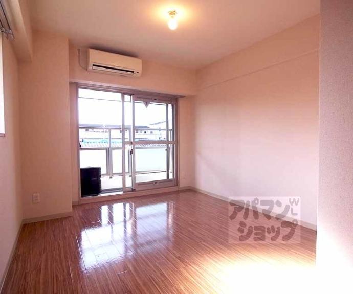 【モンシャンブル室町】間取