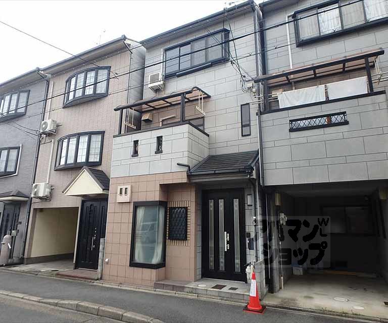 伊佐町貸家