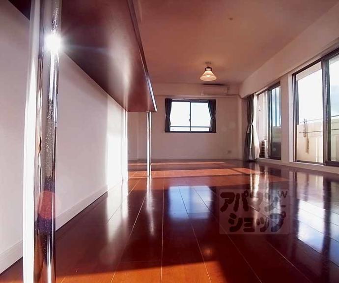 【コンフォール円町】間取