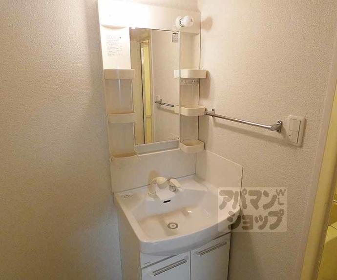 【フェイム伊佐町】間取